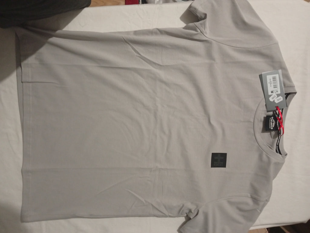 T-shirt manches courtes Helvetica FOSTER