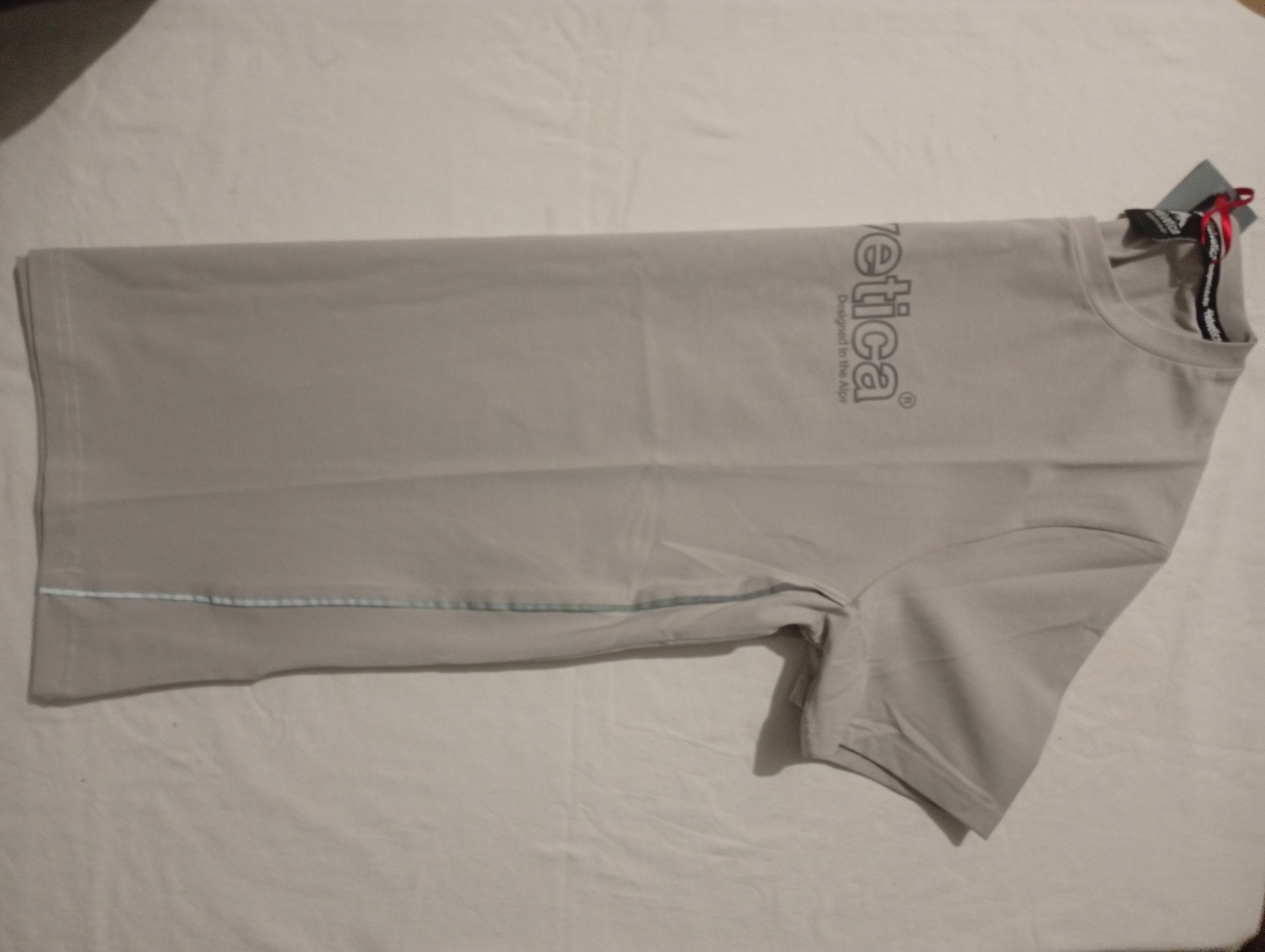 T-shirt manches courtes Helvetica FIGARI  new