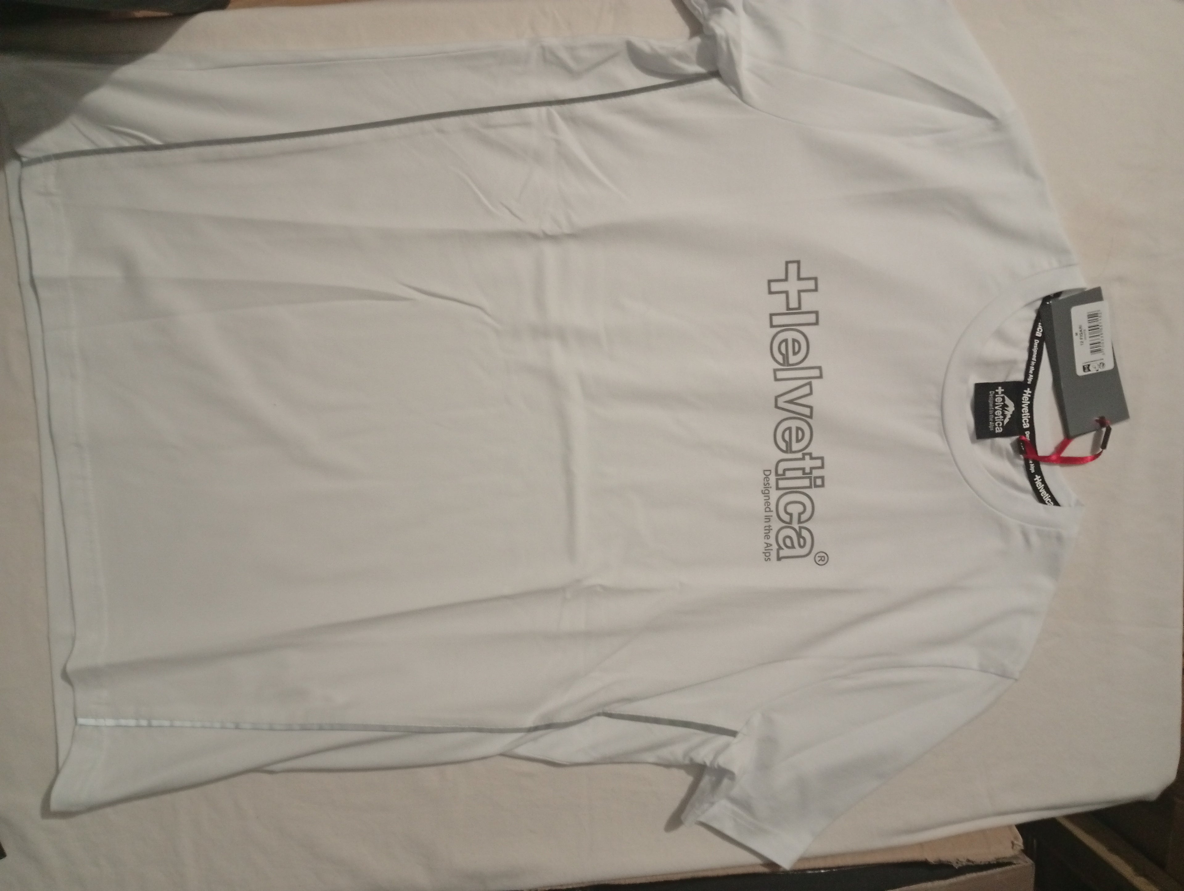 T-shirt manches courtes Helvetica FIGARI  new