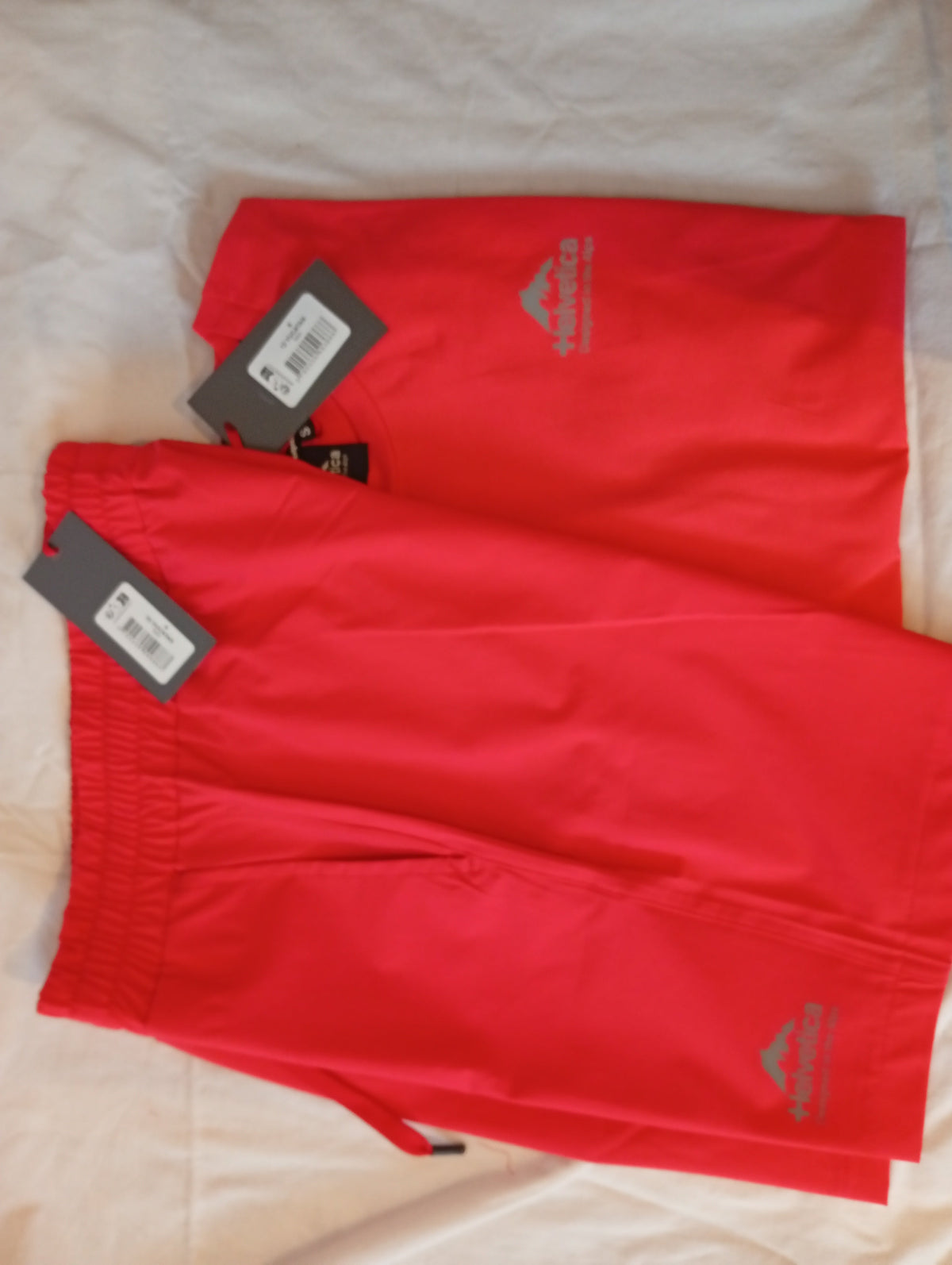 Ensemble Yucatan Helvetica BILSAR streetwear rouge