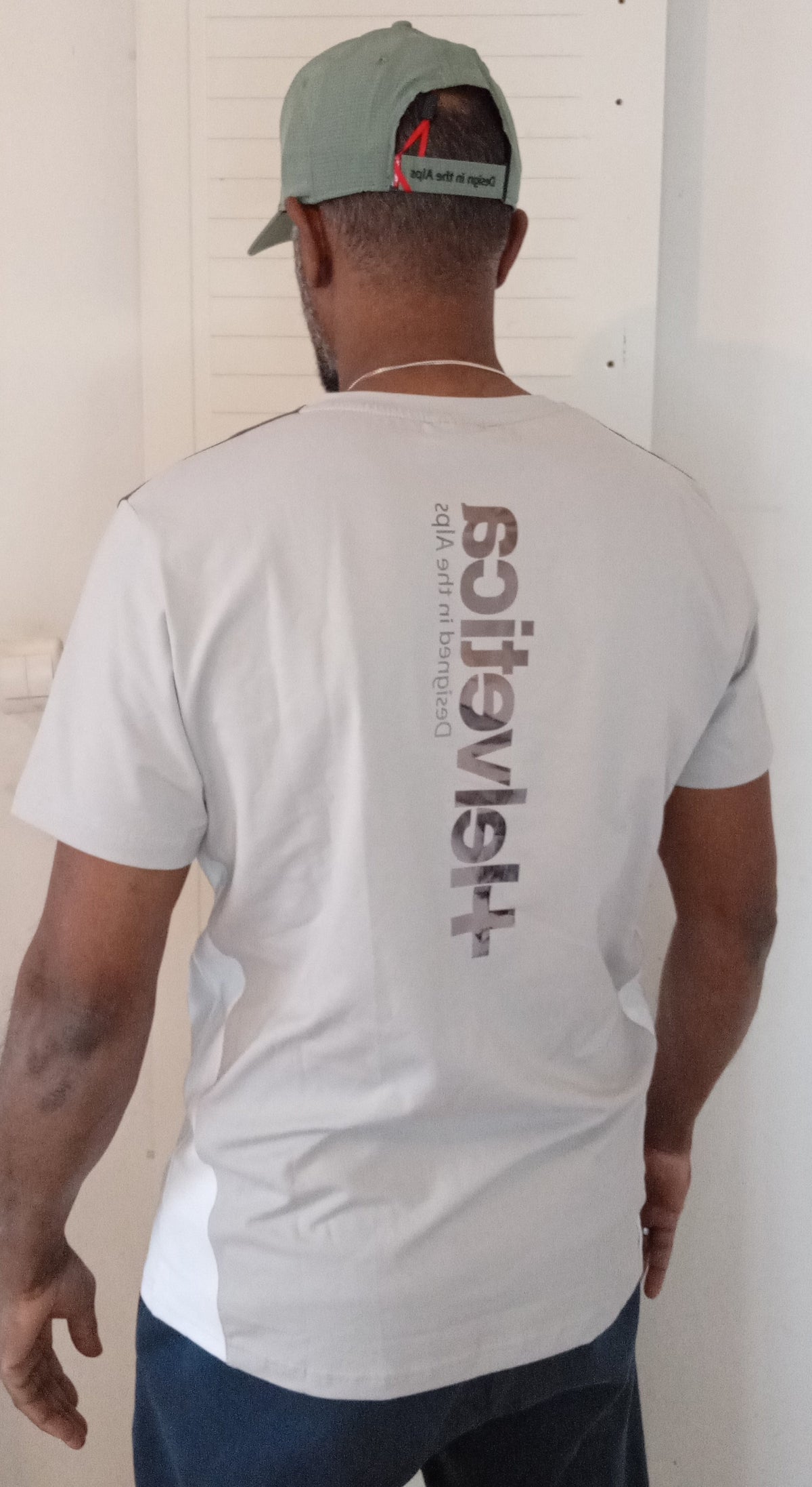T-shirt Helvetica Stanford BILSAR streetwear vue de dos