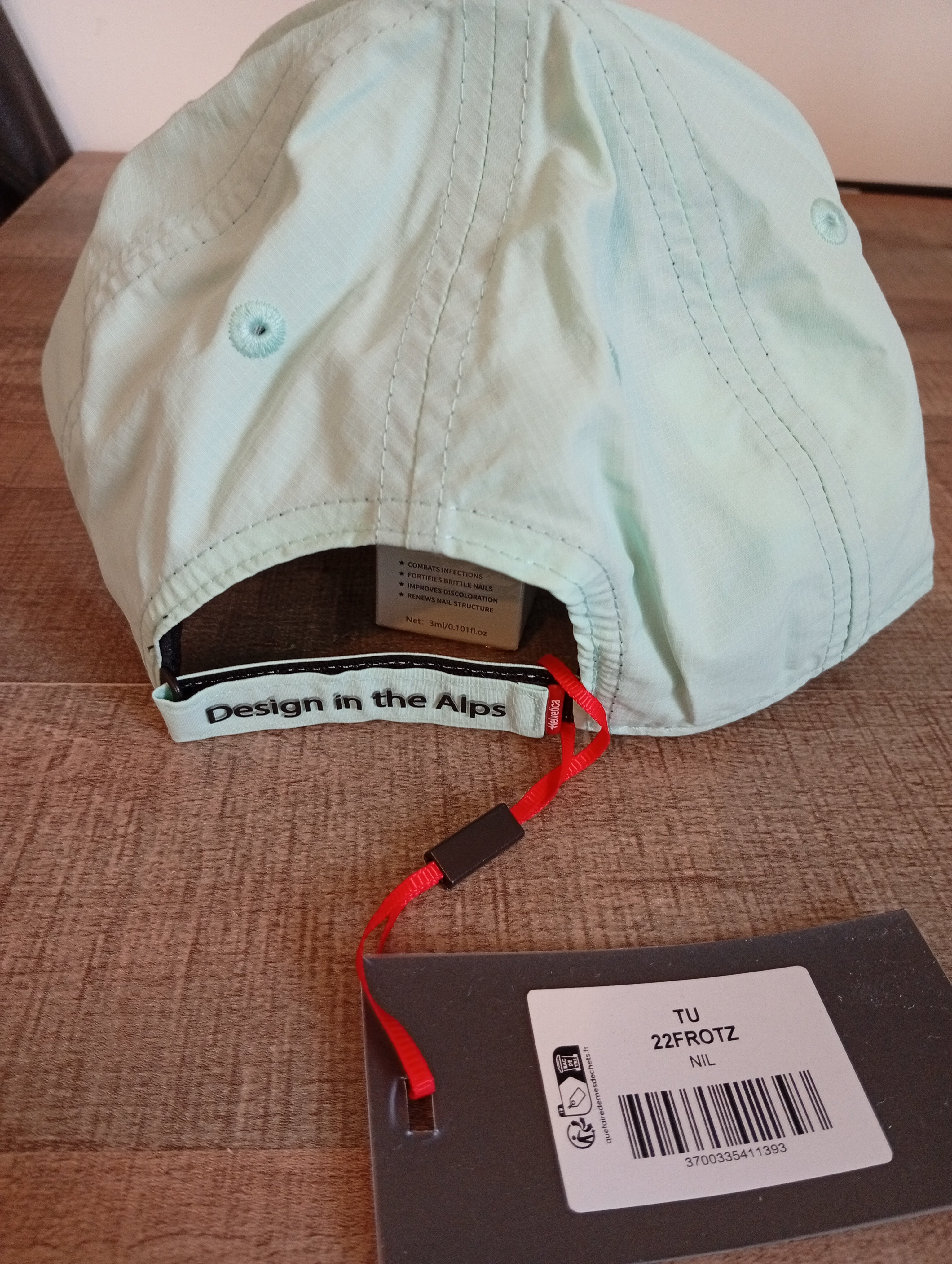 HELVETICA Frotz Cap