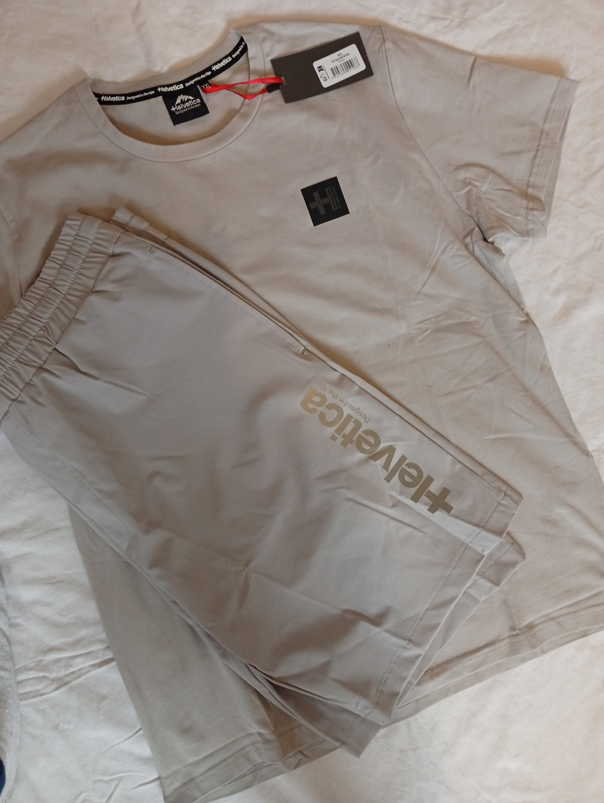Ensemble Quintana Helvetica BILSAR streetwear rock