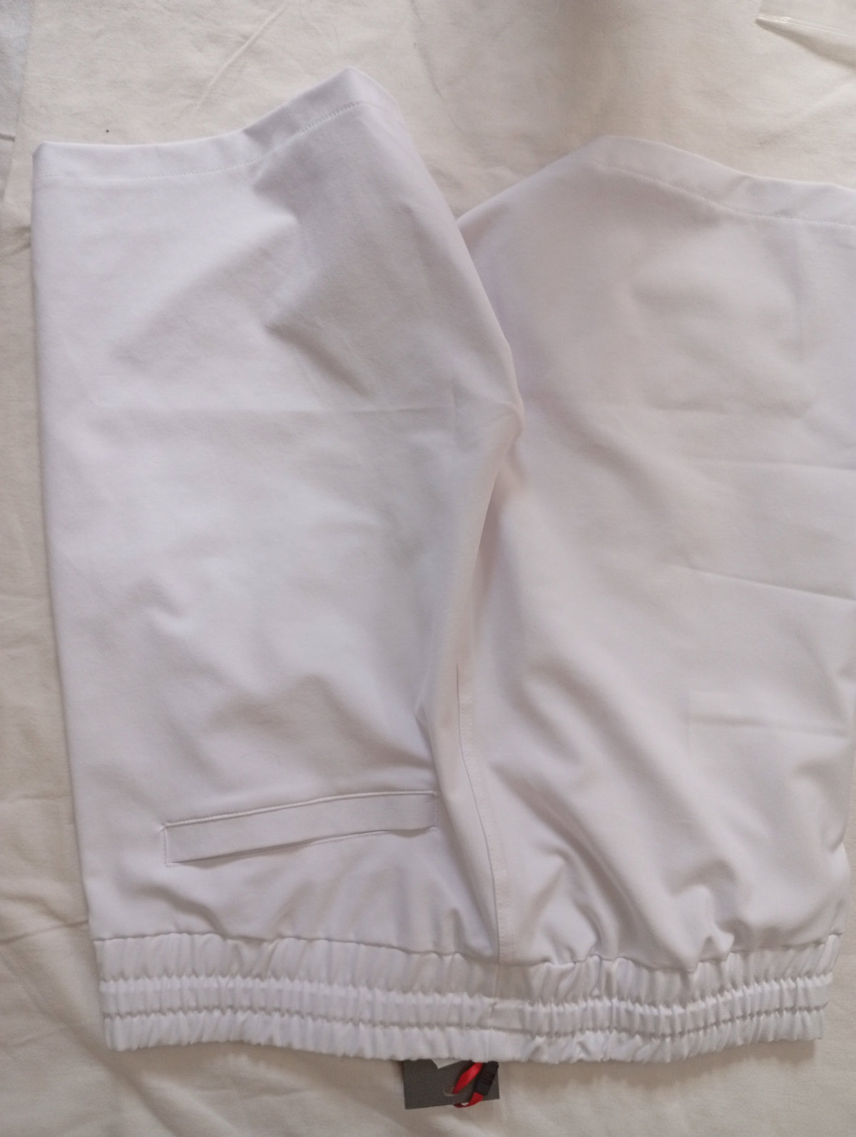 Short Helvetica BILSAR streetwear detail