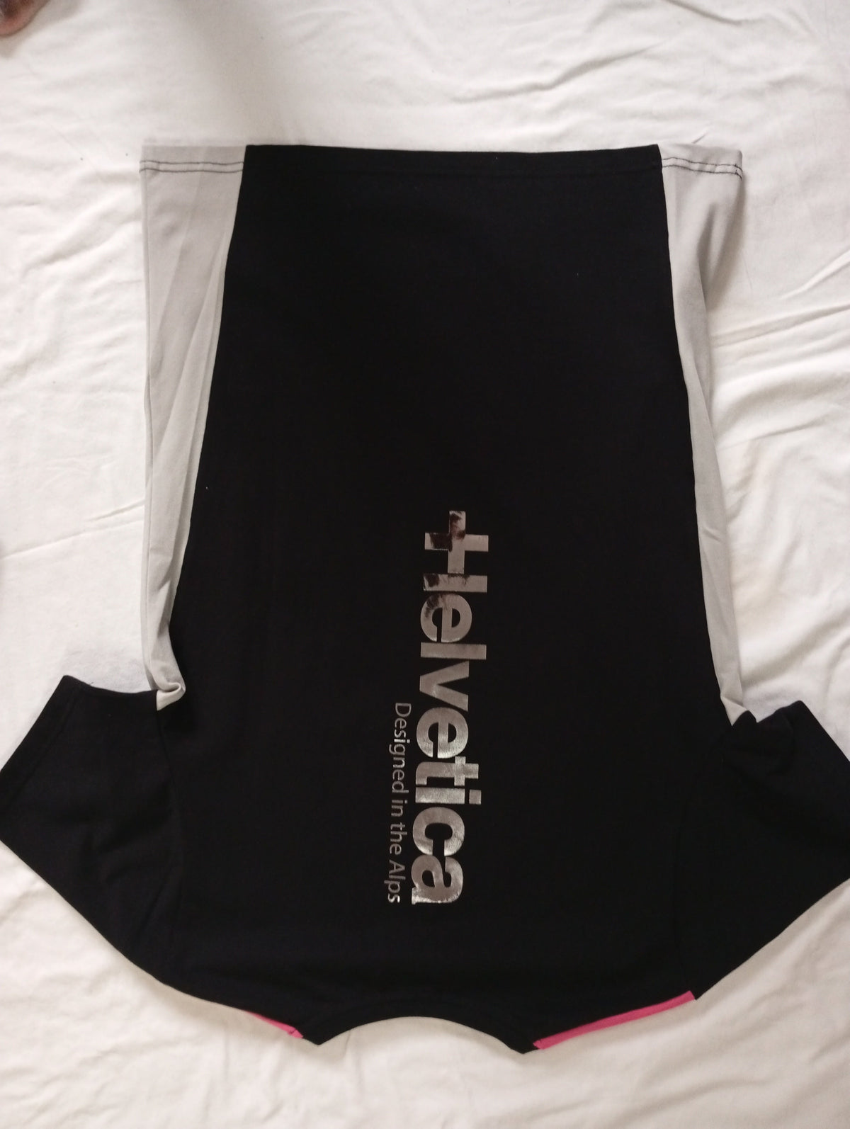 T-shirt Helvetica Stanford BILSAR streetwear vue de dos