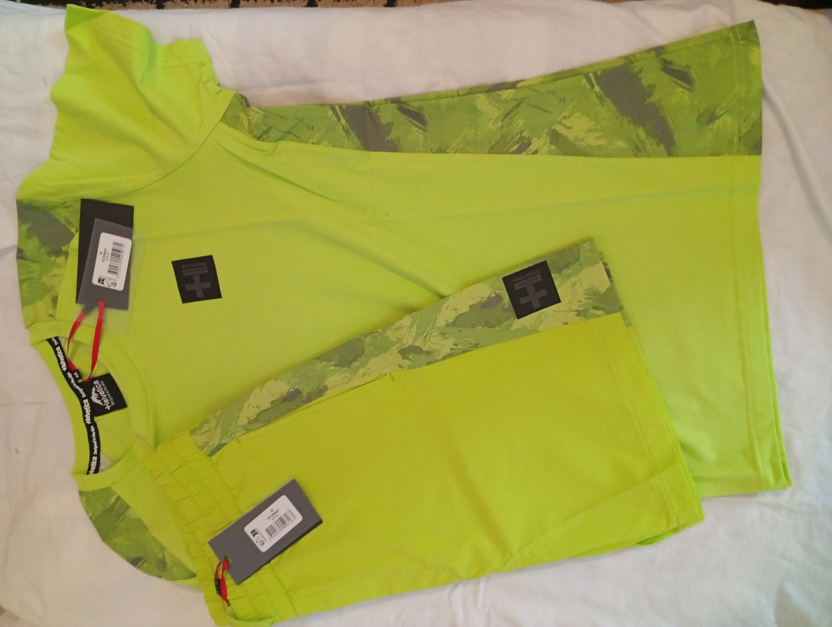 Ensemble short t-shirt Helvetica BILSAR streetwear vue de dos