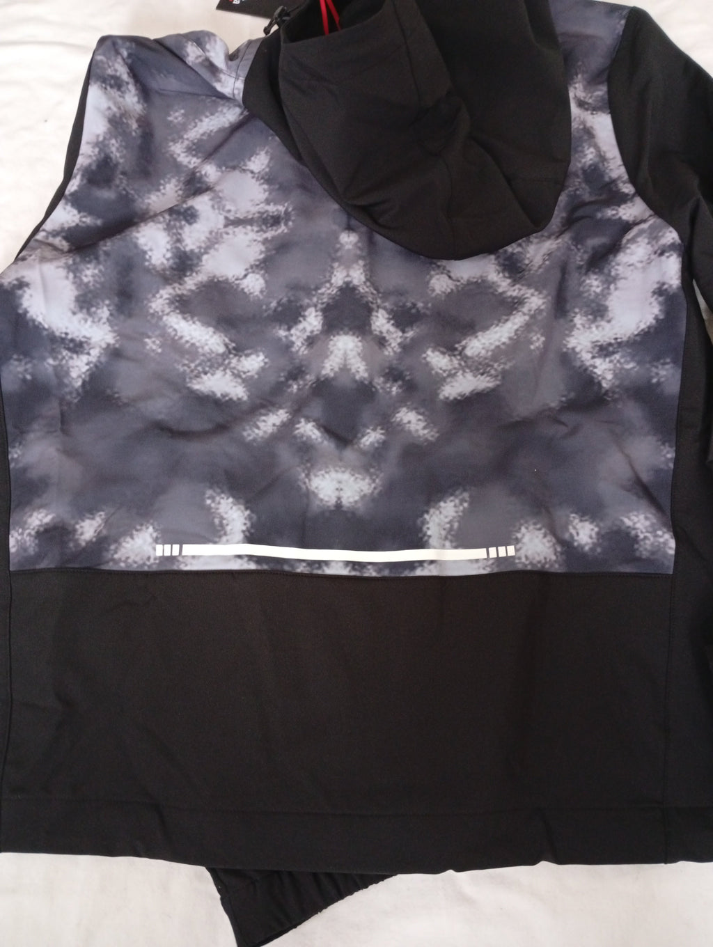 Survetement Helvetica Justine BILSAR streetwear detail