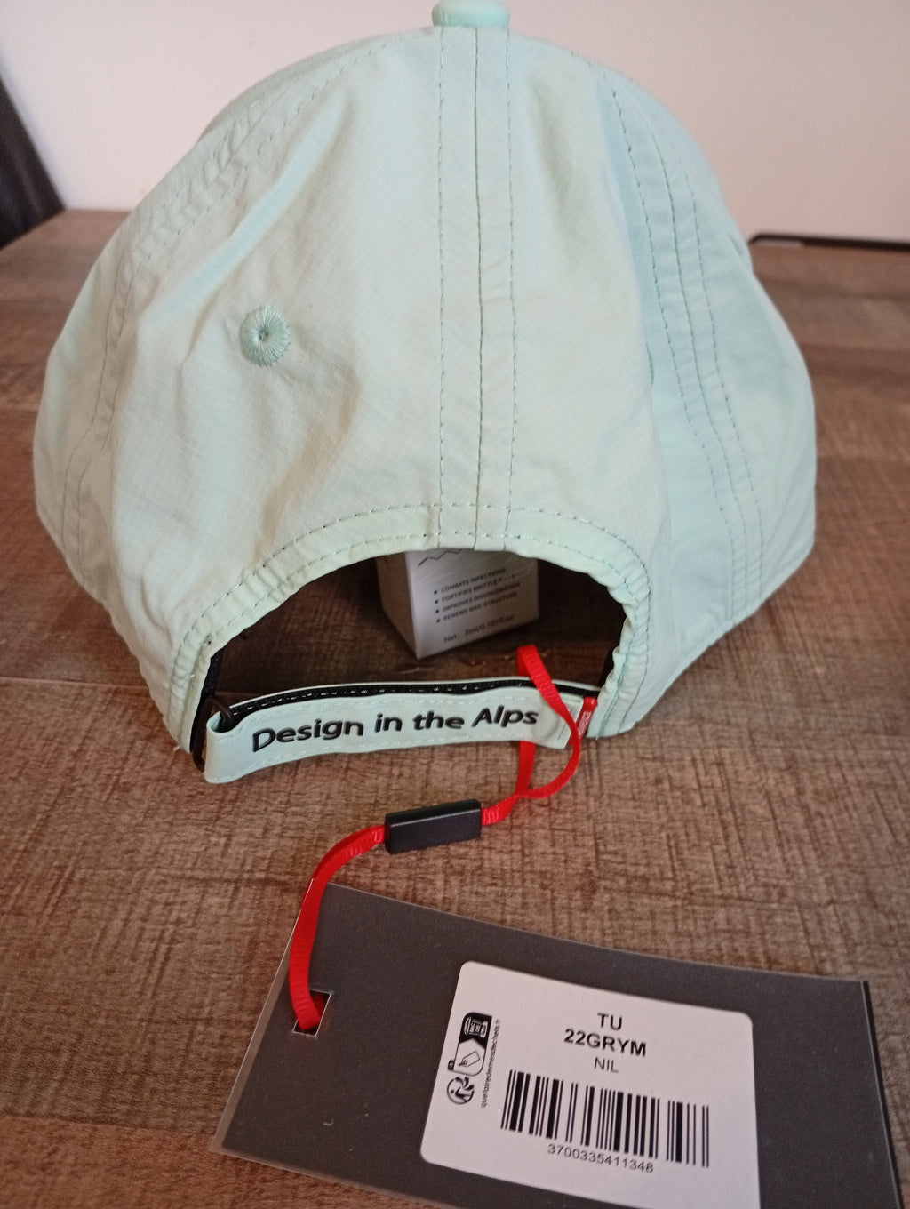 HELVETICA Grym Cap