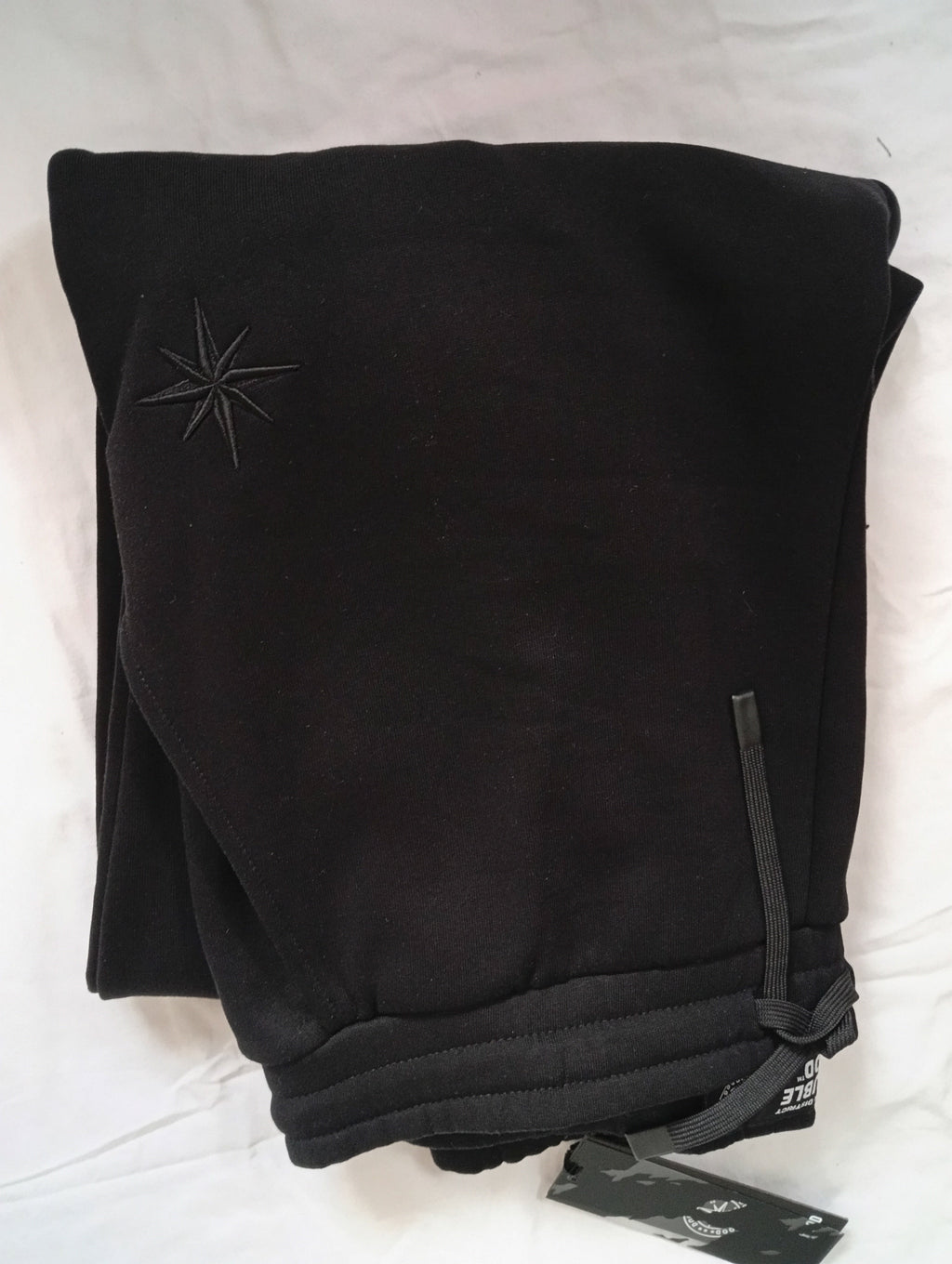 Ensemble Doublehood Galaxy BILSAR streetwear detail