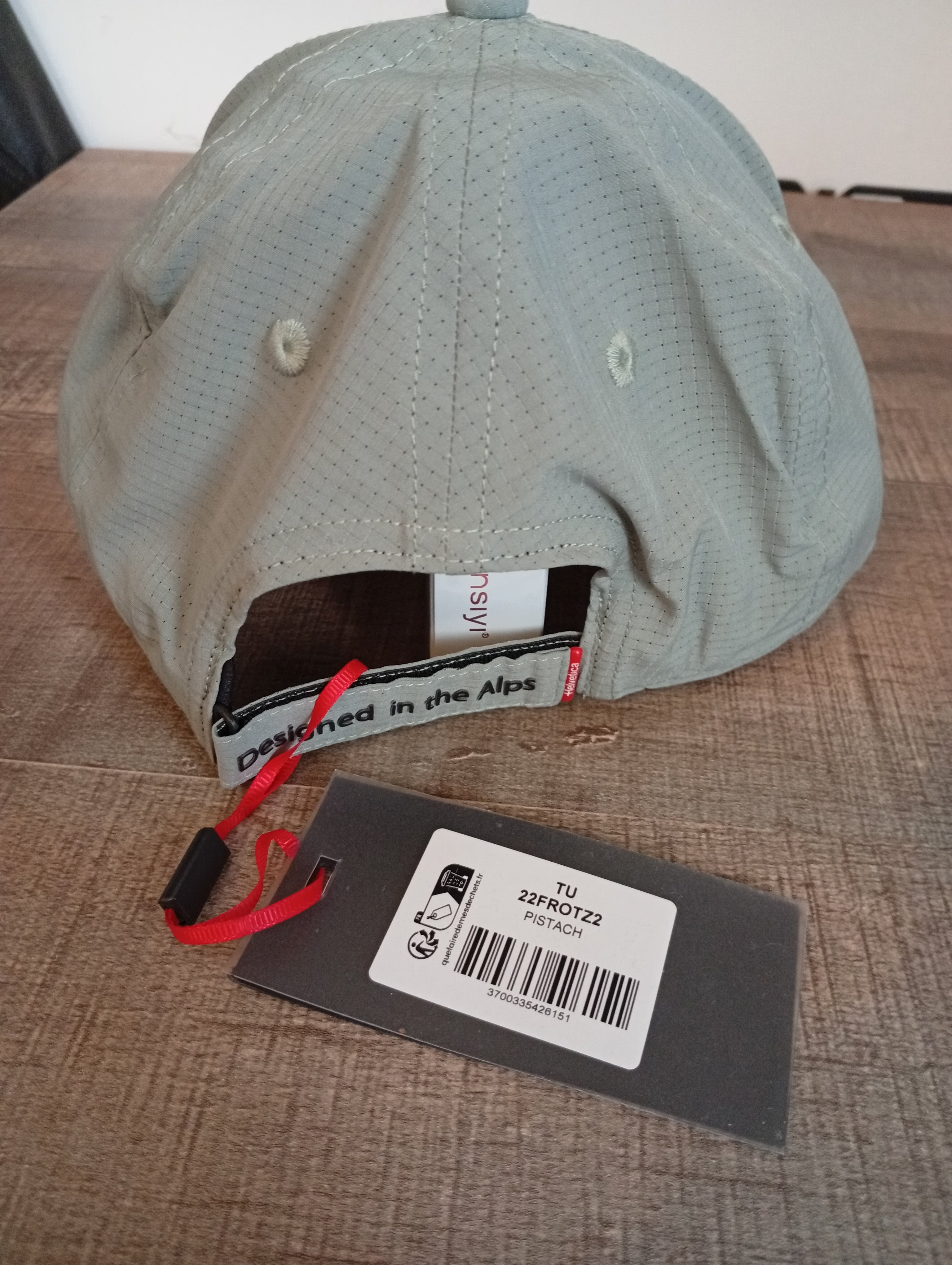 HELVETICA Frotz Cap
